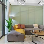 Keysplease 2 Bedroom With Study Aykon City Minutes To Downtown