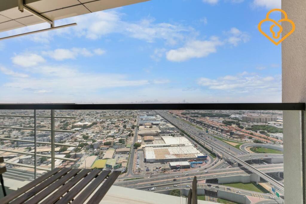 Keysplease 2 Bedroom With Study Aykon Minutes To Downtown Apartment Dubai
