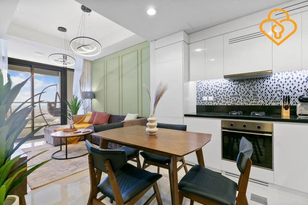 Apartment Keysplease 2 Bedroom With Study Aykon Minutes To Downtown Dubai