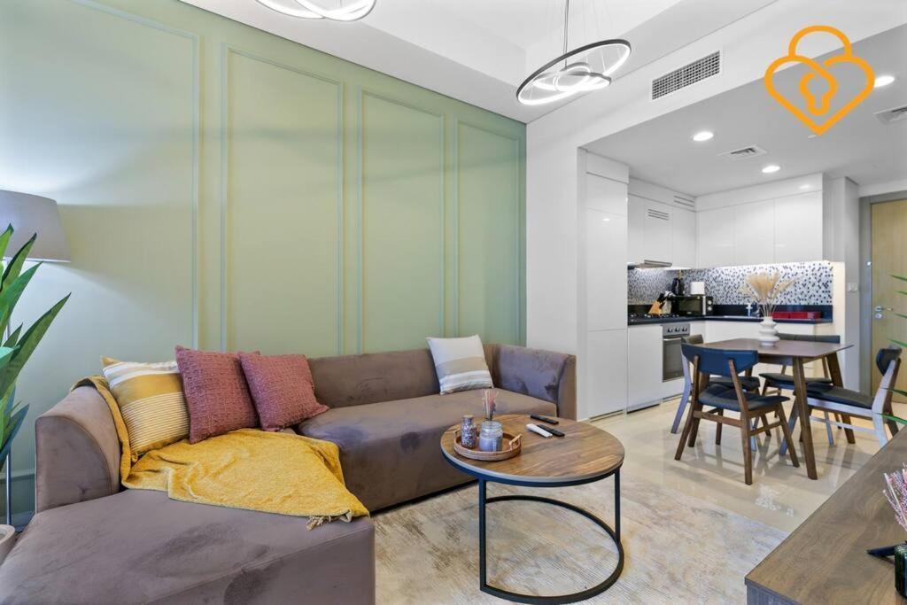 Keysplease 2 Bedroom With Study Aykon Minutes To Downtown Apartment Dubai